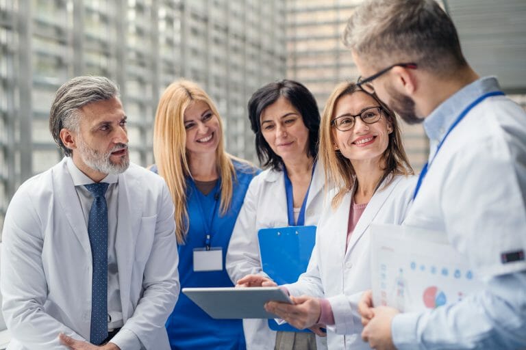 Types of Eye Doctors: Optometrists, Ophthalmologists, and Opticians