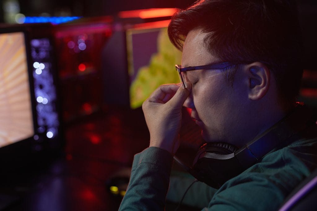 How do you prevent eye strain while gaming?